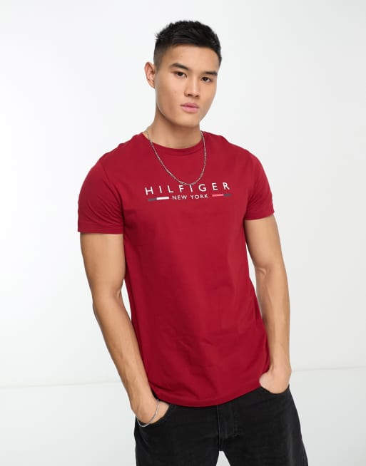 Tommy Hilfiger – T-Shirt in Rot mit „New York“-Logo 