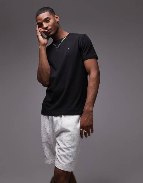 Tommy Hilfiger – T-Shirt in Schwarz mit Logo - view 1
