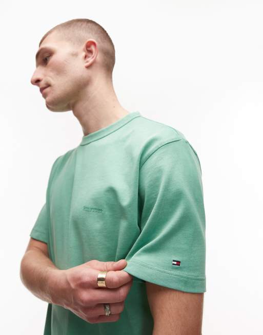 Tommy Hilfiger - T-shirt in vervaagd groen met logo in dezelfde tint, 2 van 4