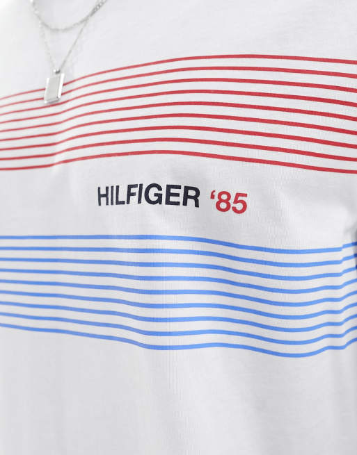 Tommy Hilfiger – T-Shirt in Weiß mit „Hilfiger 85“-Logo auf der Brust, 4 von 4
