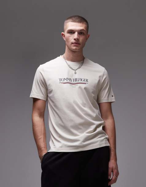 Tommy Hilfiger – T-Shirt in Wollweiß mit großem, mittigem Logo - view 1