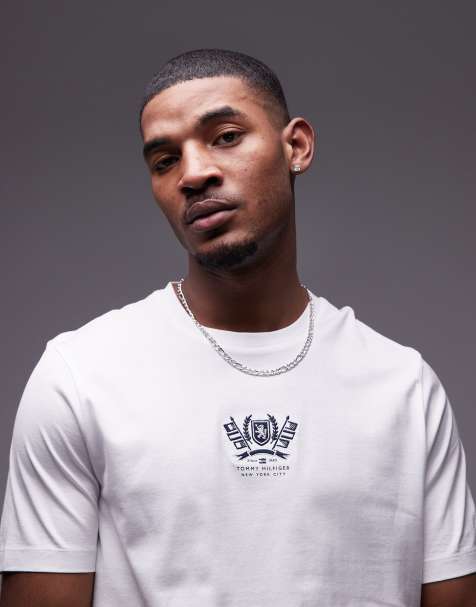 Tommy Hilfiger - T-shirt met geborduurd embleem in wit - view 1