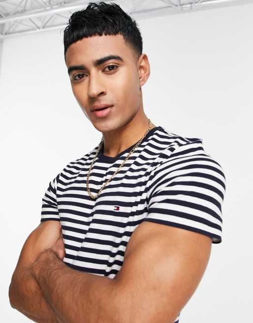 Tommy Hilfiger - T-shirt slim a righe blu navy con logo 
