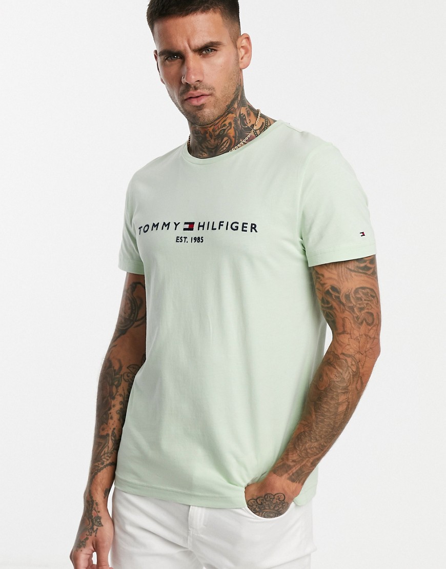 Tommy Hilfiger - T-shirt verde menta con logo a bandiera ricamato