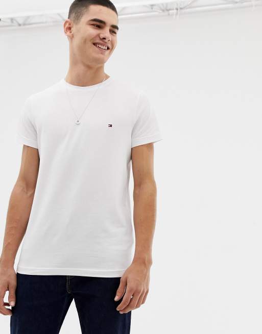 Tommy Hilfiger t-shirt with flag logo in stretch slim fit in white | ASOS