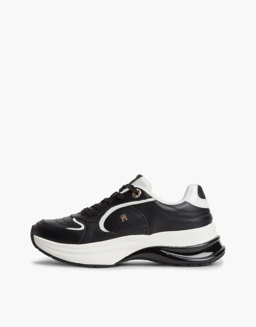 Tommy Hilfiger TH Monogram Leder-Sneaker mit grober Sohle in Schwarz, 7 von 7