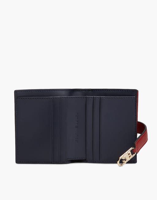 Tommy Hilfiger Th monogram plaque bifold wallet in dark red, 3 of 4