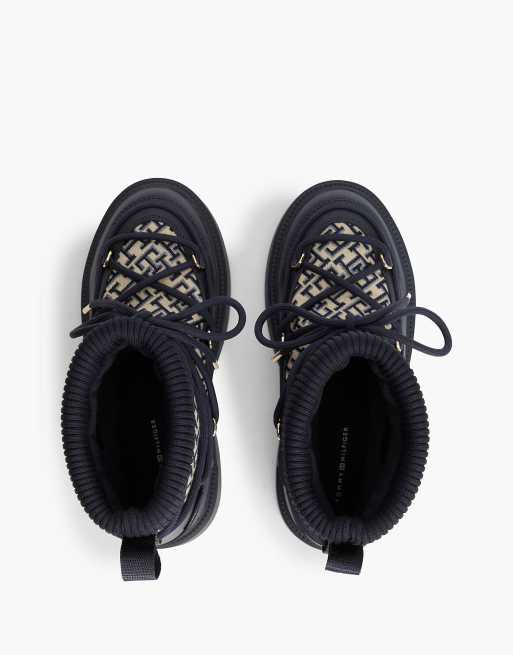 Tommy Hilfiger TH Monogram wasserabweisende Schneestiefel in Dunkelblau, 3 von 7