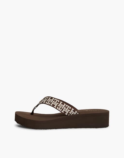 Tommy Hilfiger Th monogram webbing strap wedge flip-flops in dark brown, 7 of 7