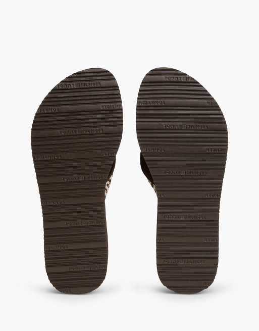 Tommy Hilfiger TH Monogramm-Riemen mit Keilabsatz in Dunkelbraun, 5 von 7