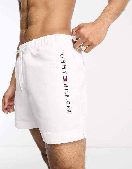Tommy Hilfiger – The Original – Białe średniej długości szorty kąpielowe z troczkami
