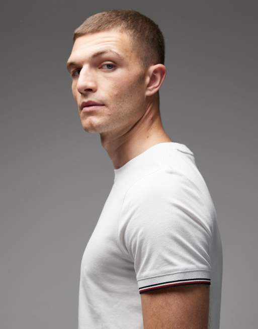Tommy Hilfiger tipped detail logo t-shirt in white, 4 of 5
