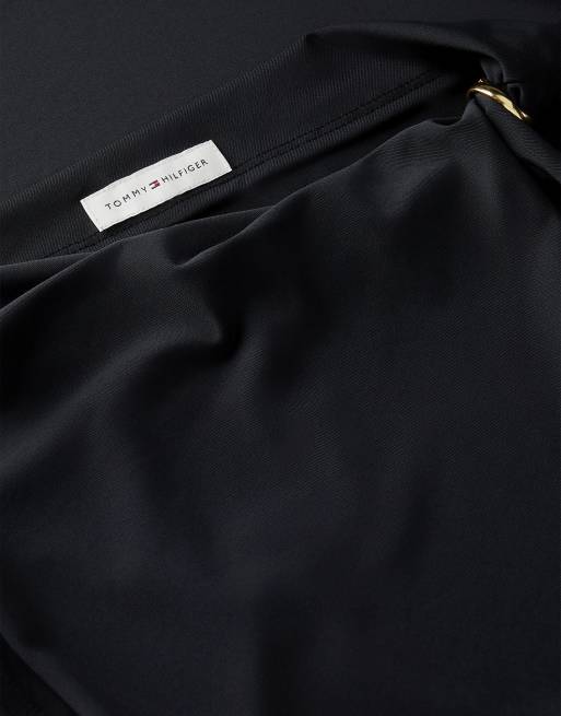 Tommy Hilfiger Twist gerafftes, schmal geschnittenes, ärmelloses Maxikleid in Schwarz, 6 von 6
