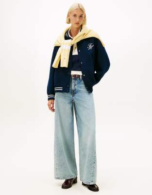 Tommy Hilfiger - Twist - Jeans in Blau mit weitem Bein und hohem Bund im 70er-Stil