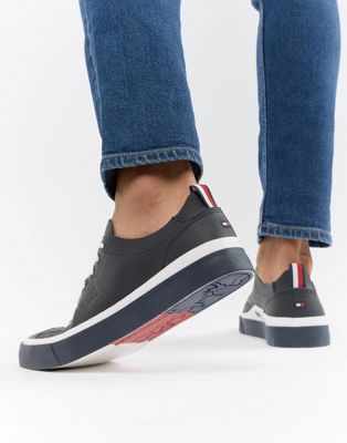 Tommy Hilfiger Unlined Low Cut Lightweight Leather Trainers in Navy | ASOS