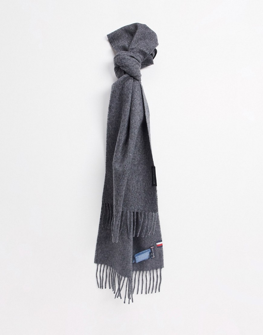 Tommy Hilfiger uptown wool scarf in grey with flag logo