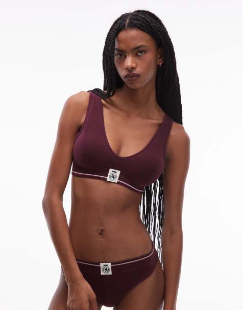 Tommy Hilfiger – Vinröd bralette med emblem, randig midjeband och djup ringning baktill - view 1