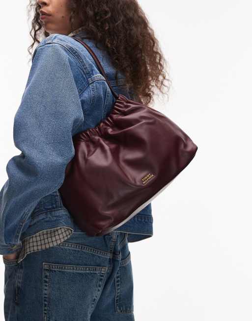Tommy Hilfiger – Vinröd, mjuk, slouchy handväska i läder, 3 av 4