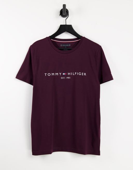 Tommy Hilfiger – Vinröd t-shirt med klassisk logga