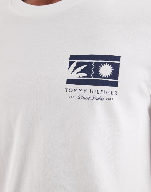 Tommy Hilfiger – Vit t-shirt i regular fit med tryck på bröstet, 5 av 5