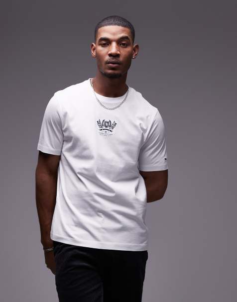 Tommy Hilfiger – Vit t-shirt med broderad sköldlogga - view 1