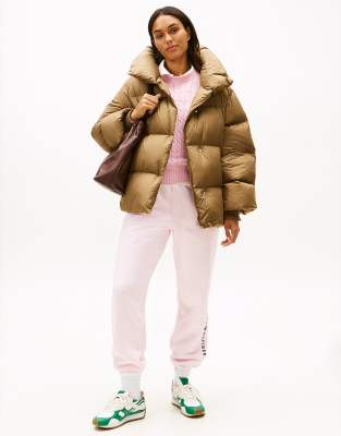 Tommy Hilfiger - Wasserabweisende Daunen-Wickeljacke in Khaki-Brown