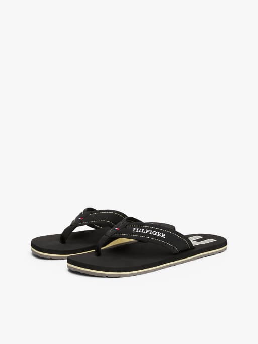 Tommy Hilfiger – Wattierte Flip-Flops in Schwarz mit Hilfiger-Logo