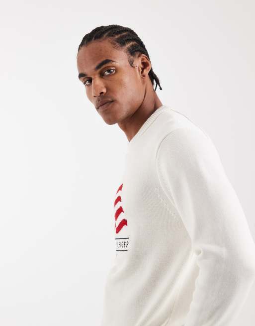 Tommy Hilfiger waving flag logo knitted jumper in white, 4 of 5