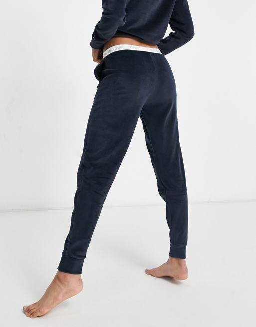 Tommy Hilfiger – Weiche Velours-Jogginghose in Marineblau, 2 von 4