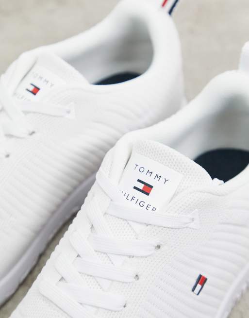 Tommy Hilfiger – Weiße Laufsneaker aus Strickgewebe mit kleinem Flaggenlogo, 3 von 4