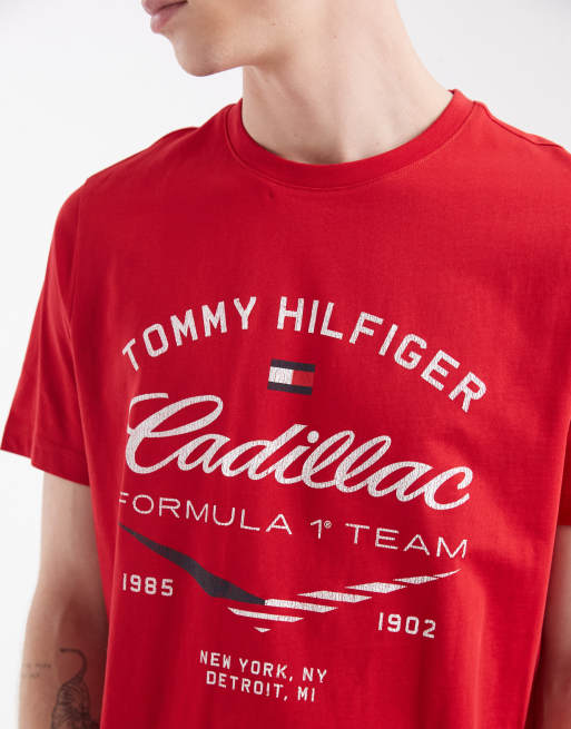 Tommy Hilfiger x Cadillac – College-T-Shirt in Rot mit Formel-1-Logo, 3 von 5