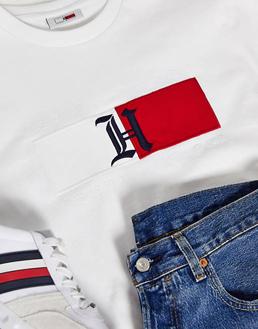 Tommy Hilfiger X Lewis Hamilton Classic Logo T-Shirt In White | Asos