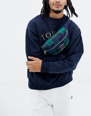 tommy jeans 6.0 limited capsule crew neck sweatshirt with crest logo in navy