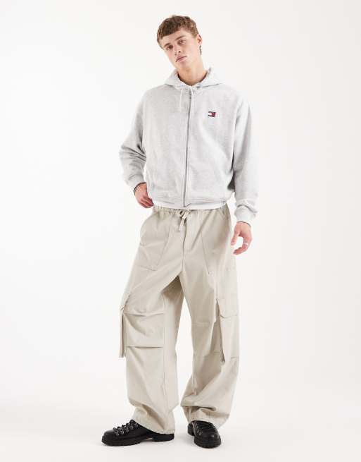 Tommy Jeans 90s badge zip through hoodie in grey, 2 of 5