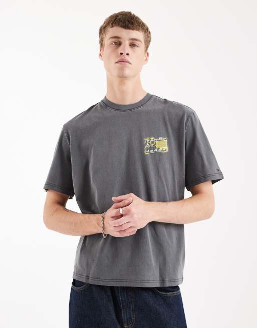 Tommy Jeans 90s bubble flag logo t-shirt in washed black, 3 of 5