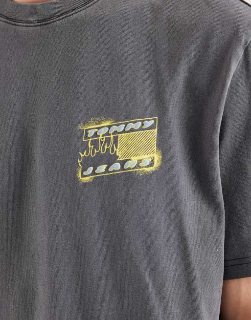 Tommy Jeans 90s bubble flag logo t-shirt in washed black, 5 of 5