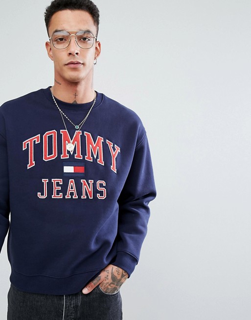 Tommy Jeans | Tommy Jeans 90's Capsule Logo Sweatshirt in Navy