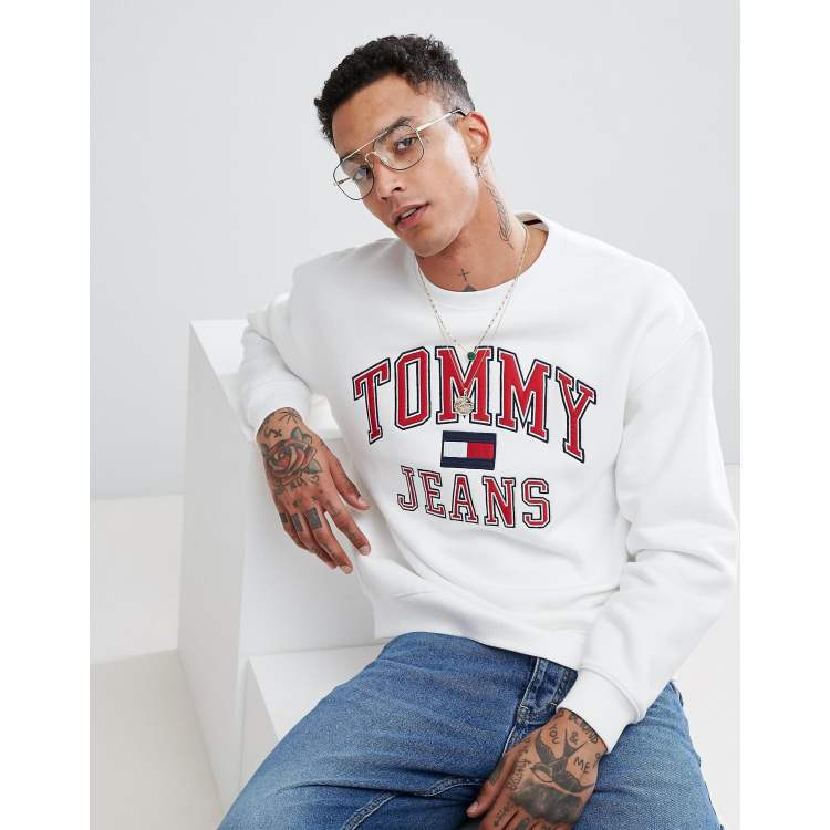 Tommy Jeans 90's Capsule Logo Sweatshirt in Red