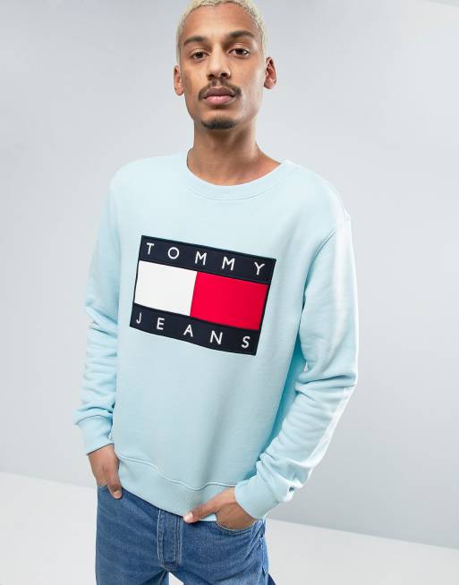 dyr Produktivitet efter skole Tommy Jeans 90S Crew Sweatshirt M7 Front Logo in Light Blue Blue | ASOS