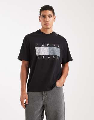 Tommy Jeans 90s Distressed Flag Logo T-shirt In Black