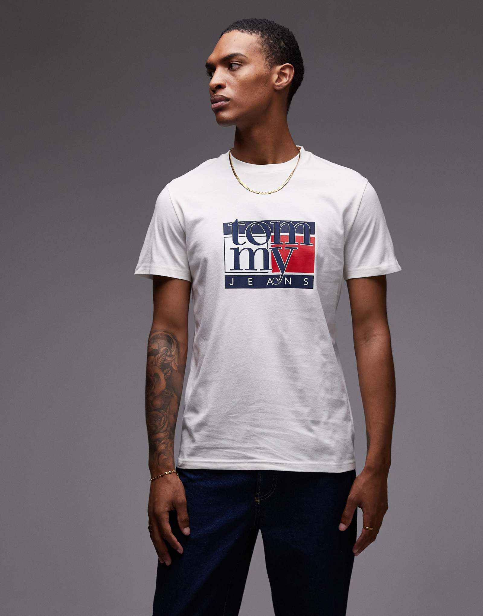 Футболка с флагом 90-х годов Tommy Jeans белого цвета