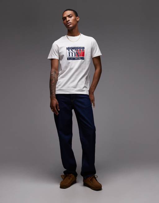 Tommy Jeans 90s flag t-shirt in white, 2 of 5