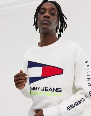 Tommy jeans 5.0 90s hotsell sailing logo crew sweat