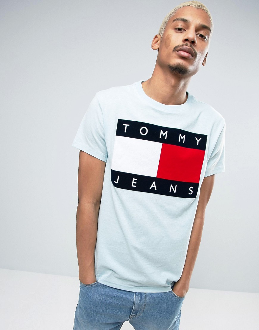 Tommy Jeans - 90S - T-Shirt M1 met geflokt logo in lichtblauw