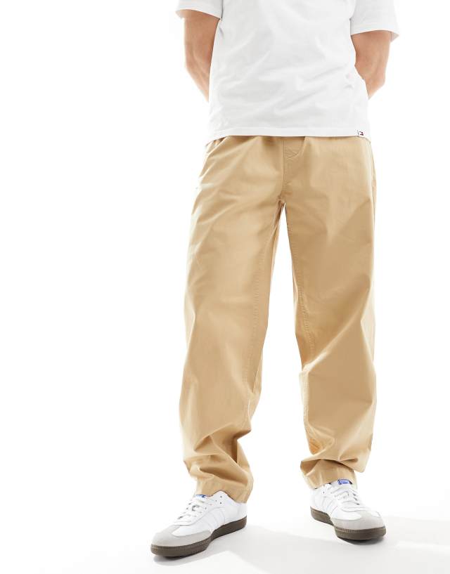 Tommy Jeans - aiden tapered casual pants in sand