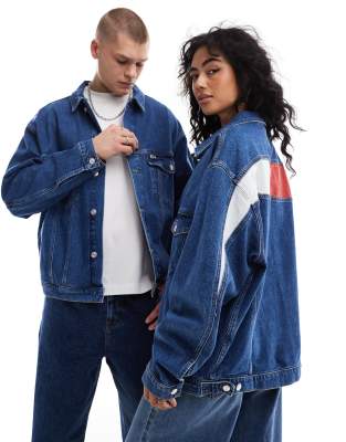 Aiden unisex denim trucker jacket in mid wash-Blue