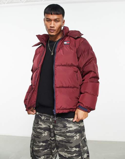 Tommy Jeans - Alaska - Gewatteerd jack met afneembare capuchon, donsvulling en vlaglogo in bordeauxrood