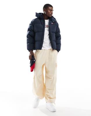 [ JEANS] Back Flag Alaska Down Jacket ☆送料込☆ Tommy Jeans alaska puffer jacket with back flag graphic in