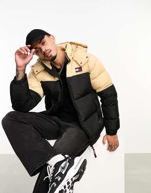 Tommy Jeans – Alaska – Steppjacke in Schwarz mit Blockfarbendesign