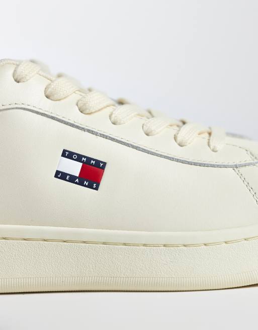 Tommy Jeans archive 98 sneakers in off white, 3 of 5